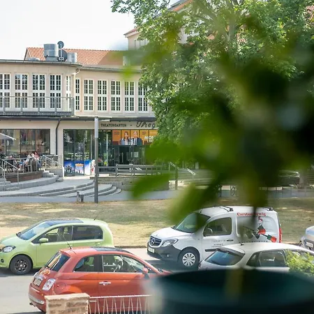 Akram I - Zentral Und Ruhig *