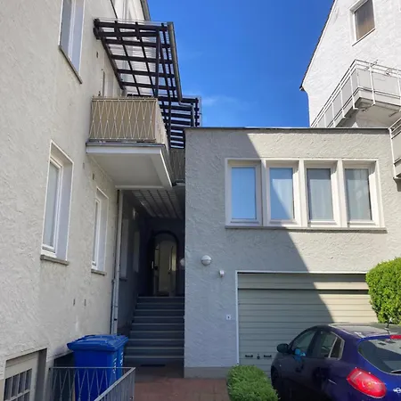 Akram I - Zentral Und Ruhig